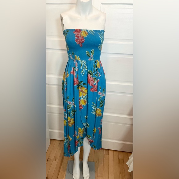 🛑🛑🛑STRAPLESS SMOCKED DRESS - Picture 2 of 10